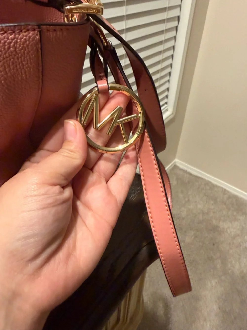 Michael Kors Rose Pink Leather Drawstring Bucket Shoulder Bag - Picture 2 of 5